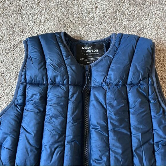 Askov Finlayson Women’s Medium Puffer Vest. - Picture 5 of 12